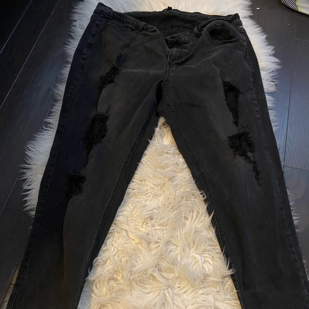 Black distressed Jeans